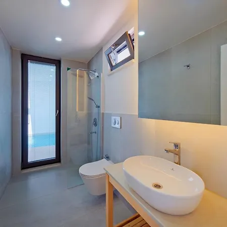 Ion Indoor Heated Pool, Sauna, Jacuzzi, Underfloor Heating System Villa Fethiye