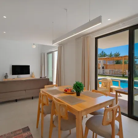 Ion Indoor Heated Pool, Sauna, Jacuzzi, Underfloor Heating System Villa *